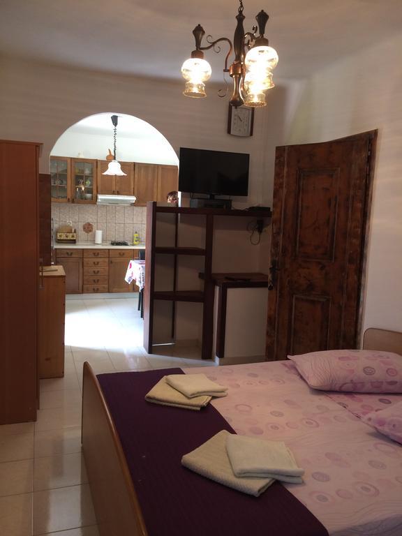 Apartmani Luiza Cres Eksteriør billede